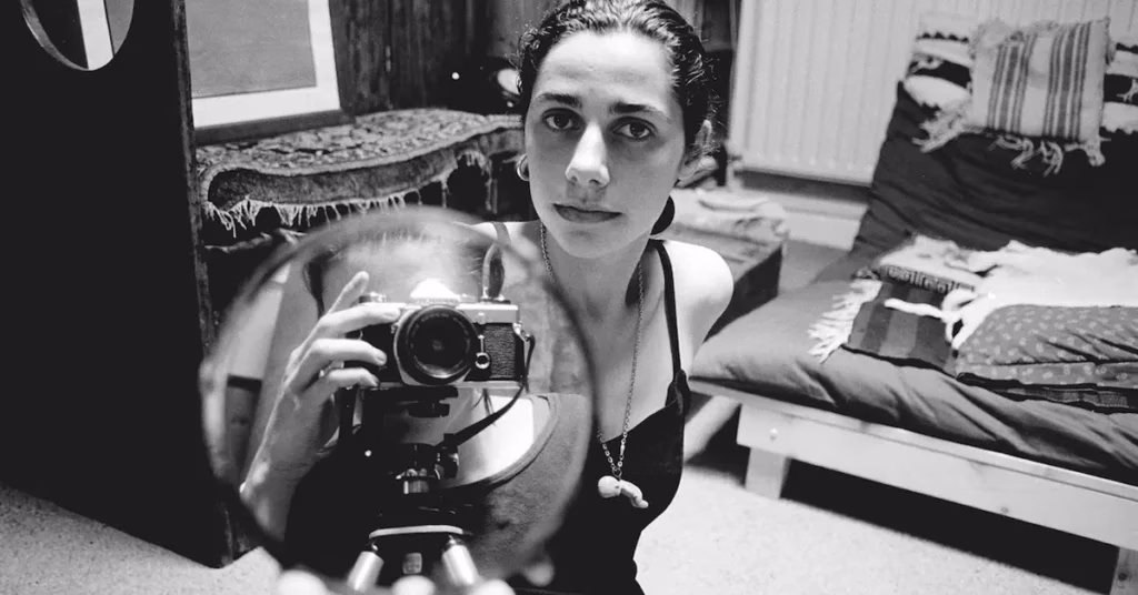 PJ Harvey: The Voice of Raw Emotion and Artistic Innovation
