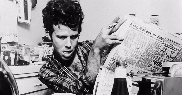 Tom Waits: De Grommende Bard van de Amerikaanse Onderbuik